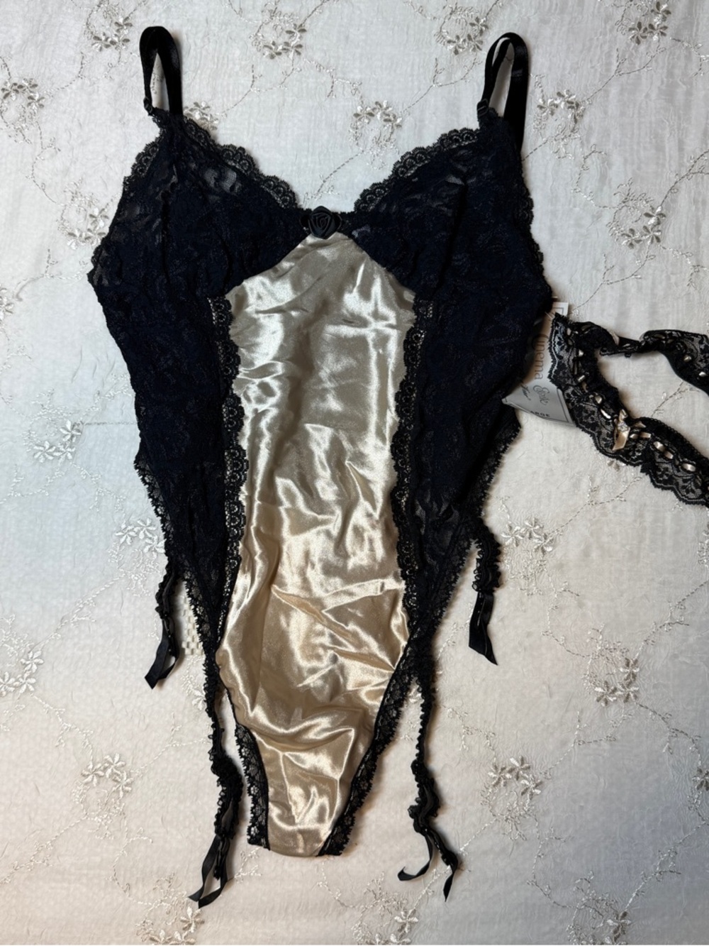 vintage y2k cinema etoile black lace satin bodysuit w/ garter straps – size l